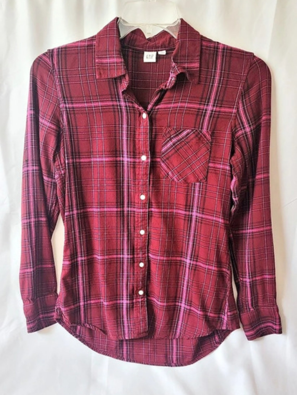 GAP Women's Button Down Shirt in Burgundy Plaid Size Small